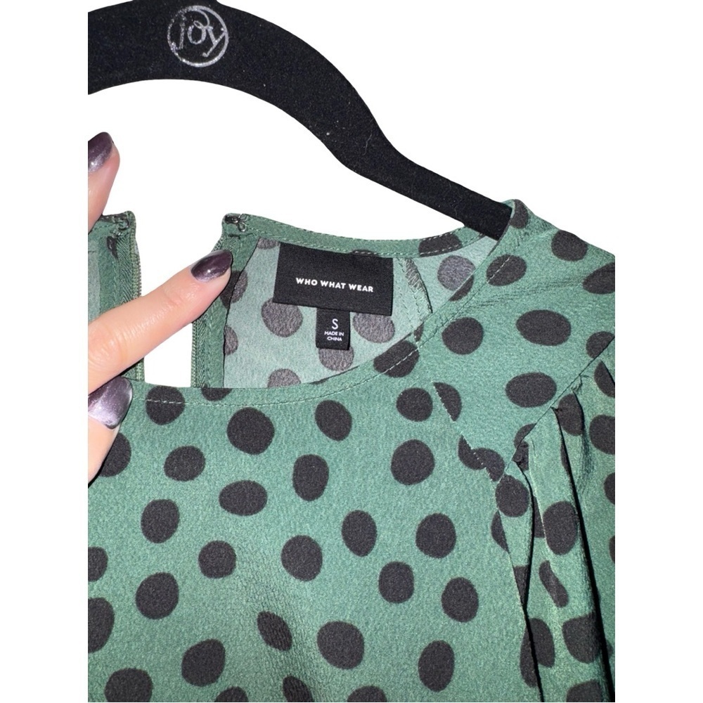 Who What Wear Green Polka Dot Blouse - Picture 3 of 5